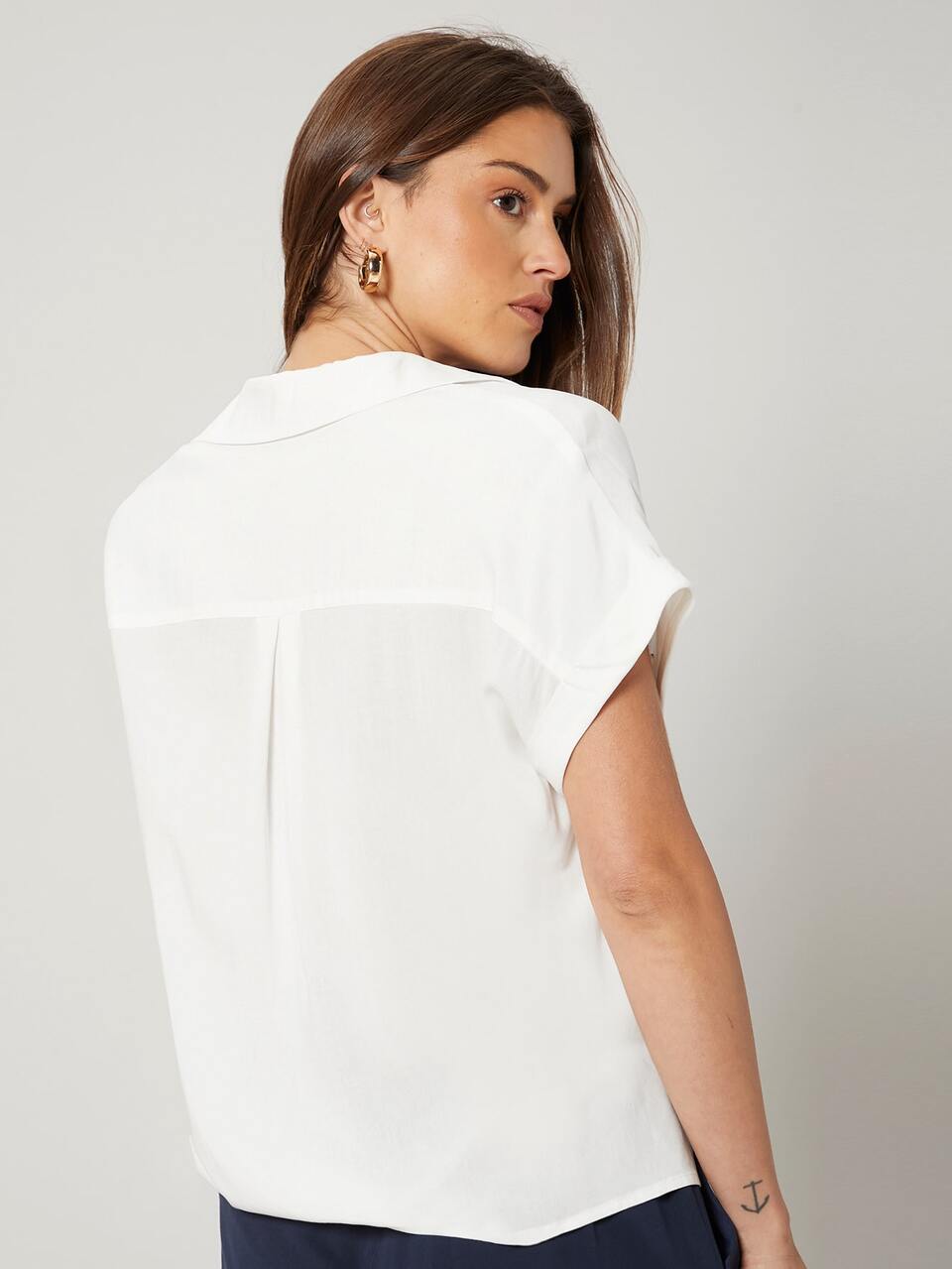 MOTF SOLID CUFFED BATWING SLEEVE SHIRT