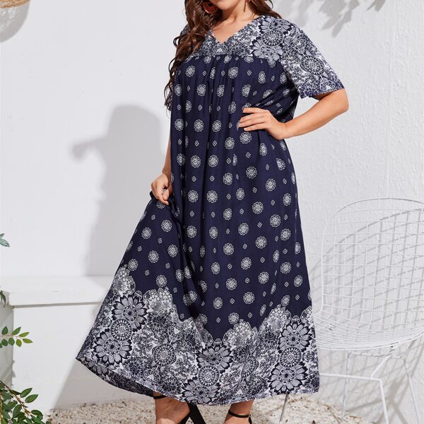 

Plus V-neck Graphic Print Maxi Dress, Navy blue