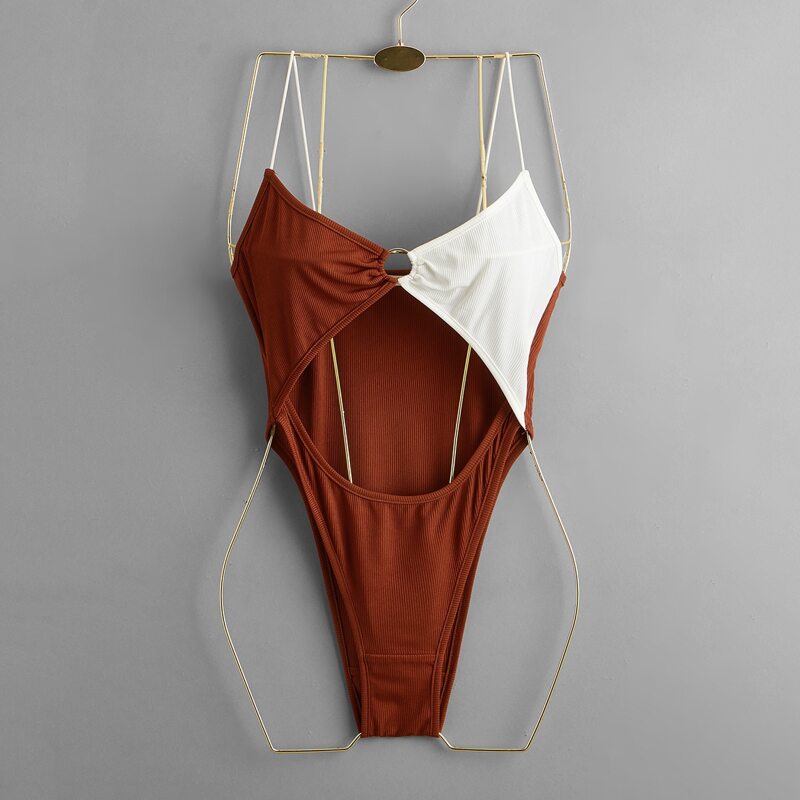 

Colorblock Ring Decor Cut Out Bodysuit, Multicolor