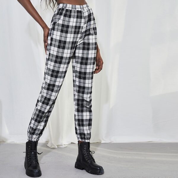

Plaid Print Slant Pocket Carrot Pants, Black and white