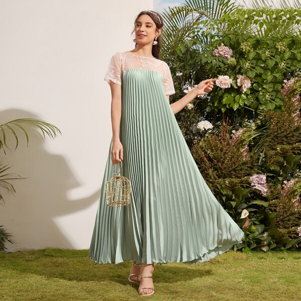 

Embroidery Mesh Yoke Pleated Dress, Mint green