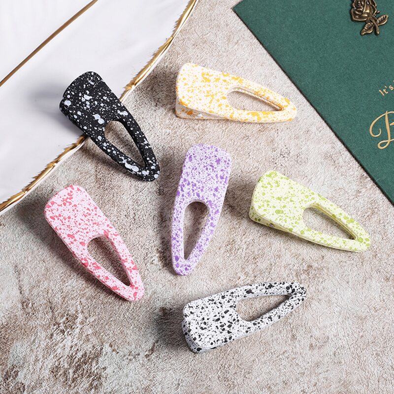 

2pcs Random Minimalist Hair Clip, Multicolor