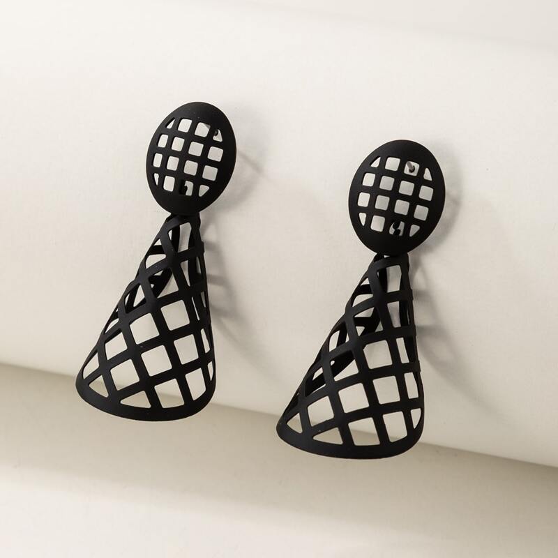 

Hollow Out Drop Earrings, Black