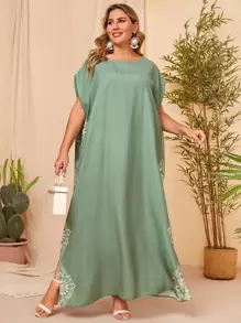 Mulvari Plus Size Floral Print Batwing Sleeve Split Dress - Green - View 1