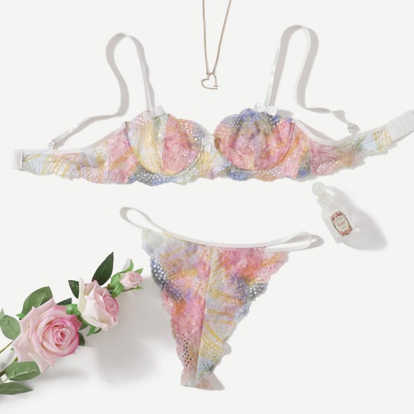 

Floral Lace Underwire Lingerie Set, Multicolor
