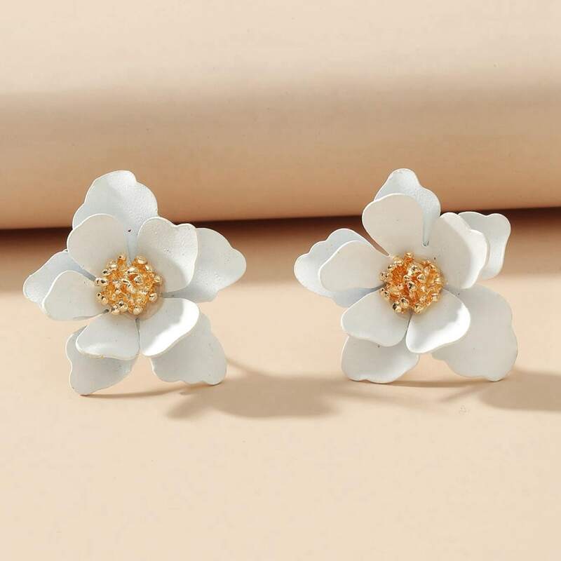 

Flower Stud Earrings, White