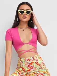 SHEIN BAE 低領交叉繫帶短款上衣 - 玫紅色 - 查看 1