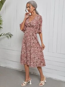 SHEIN VCAY 滿版印花打褶高腰圍裹細節A字連衣裙 - 藕粉色 - 查看 4