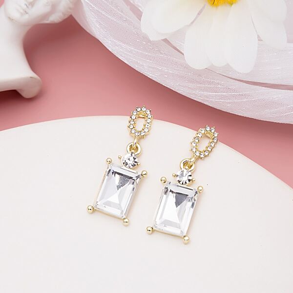 

Crystal Decor Geometric Drop Earrings, Gold