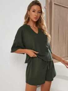 SHEIN Maternity Solid Pocket Patched Tee & Shorts Set