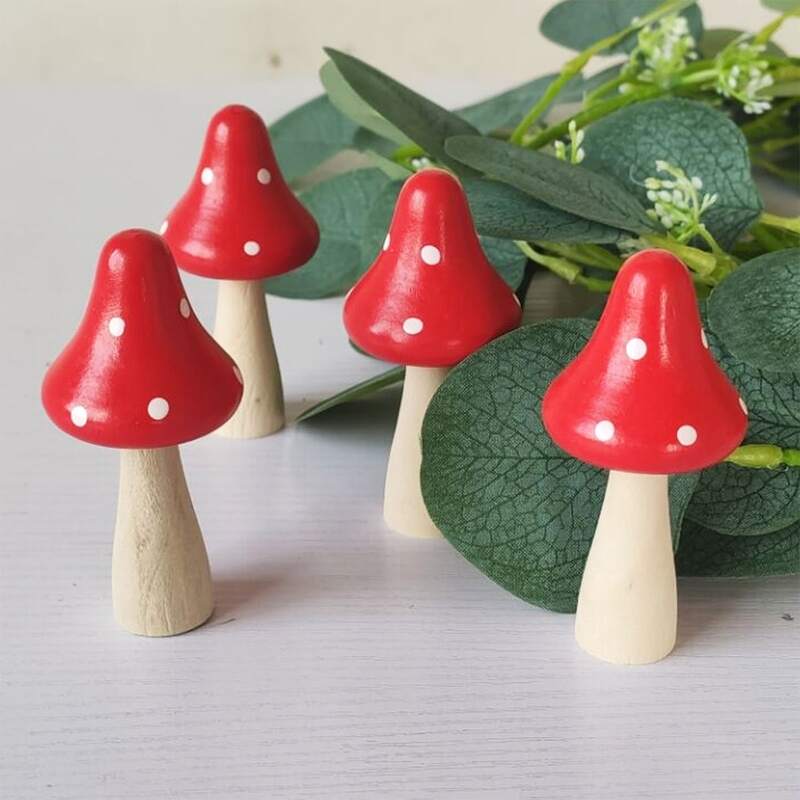 

5pcs Mushroom Art Decoration, Red
