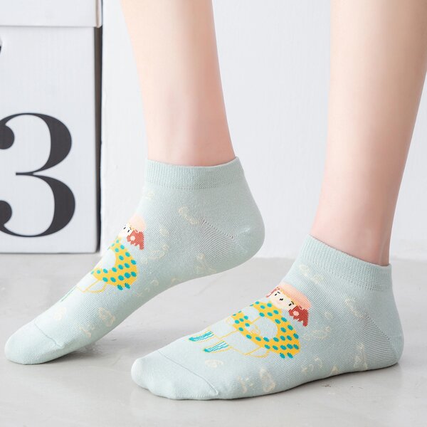 

Girls Cartoon Figure Graphic Socks, Multicolor