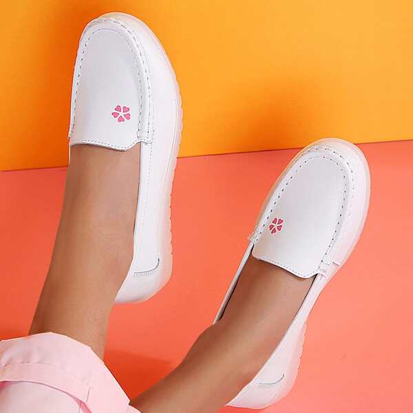 

Floral Graphic Leather Flat Loafers, White