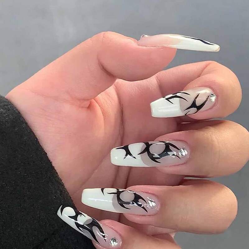 

24pcs Graphic Fake Nail, White