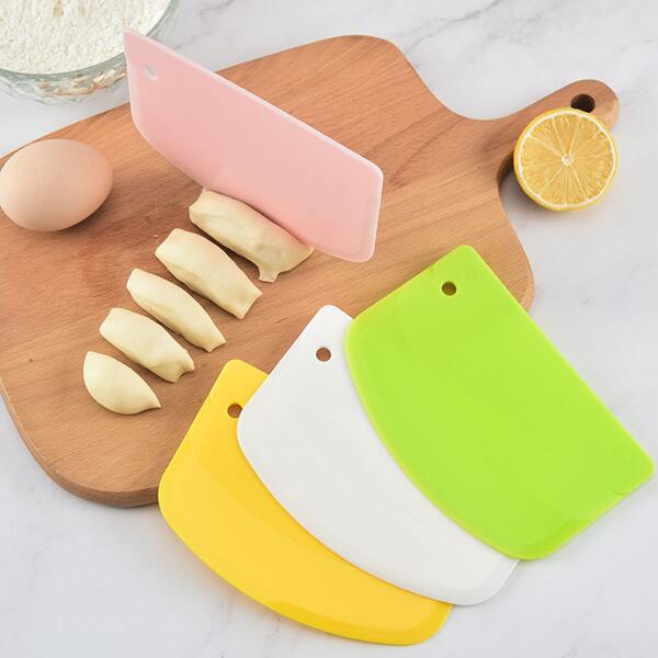 

2pcs Random Color Dough Cutter, Multicolor