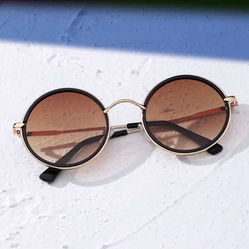 

Round Frame Sunglasses