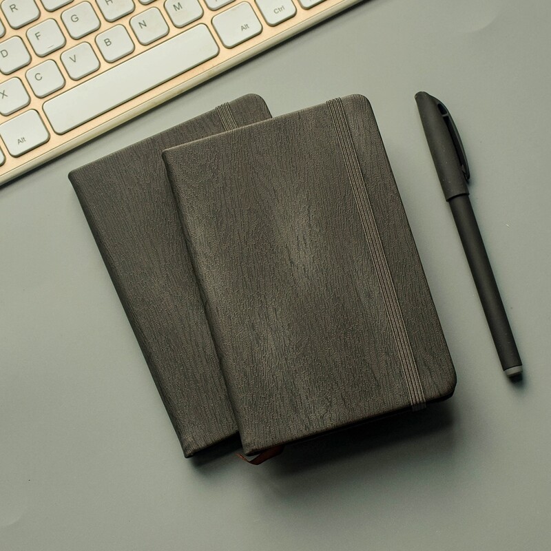 

1pc Notebook With With Elastic Band, Black
