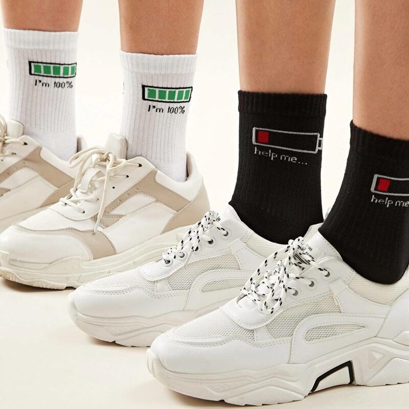 

2pairs Letter Graphic Crew Socks, Black and white