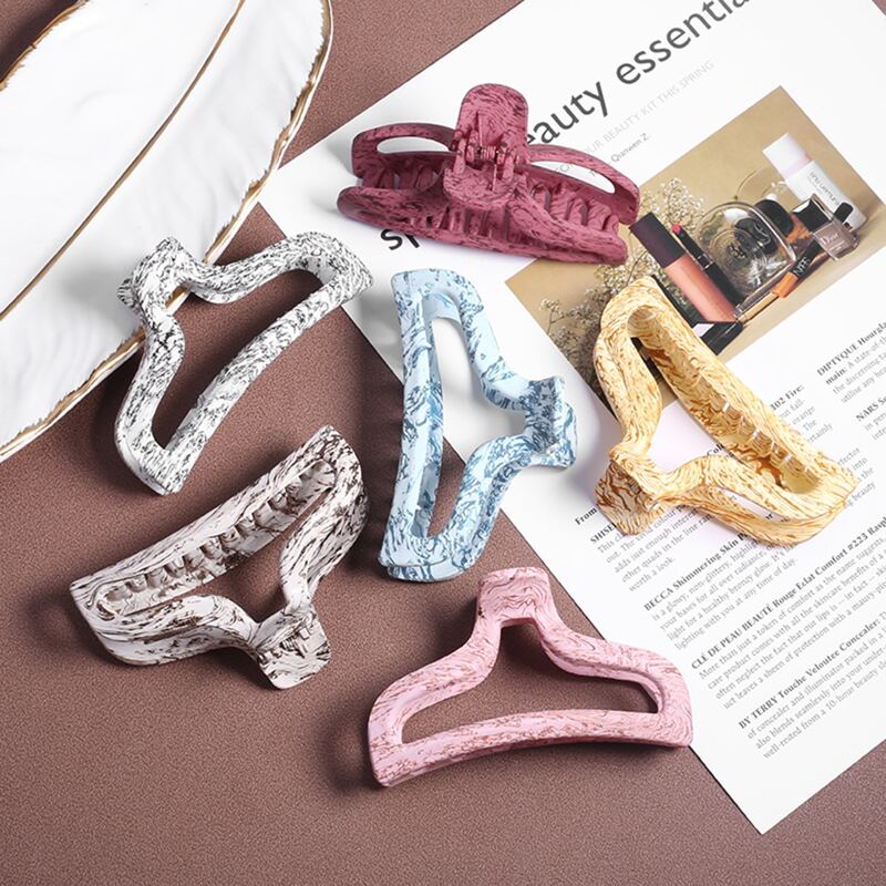 

3pcs Random Minimalist Hair Claw, Multicolor