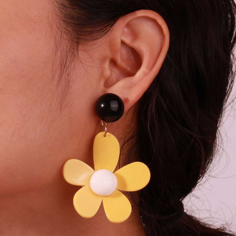 

Flower Drop Earrings, Yellow