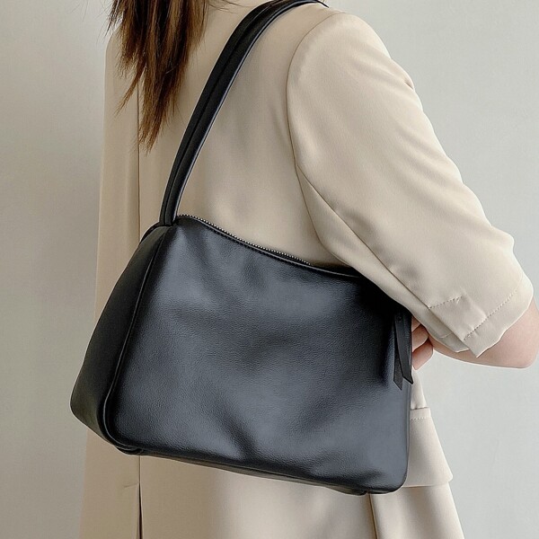 

Minimalist Baguette Bag, Black