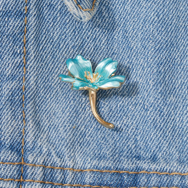 

Flower Design Brooch, Blue