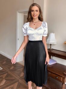 Pariaura Solid Pleated Skirt