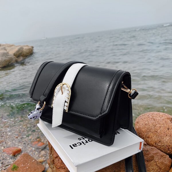 

Buckle Strap Decor Flap Crossbody Bag, Black