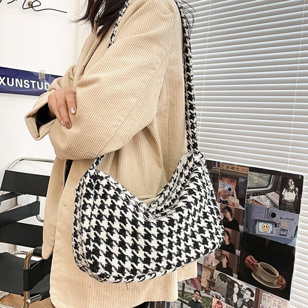 

Houndstooth Graphic Crossbody Bag, Black and white