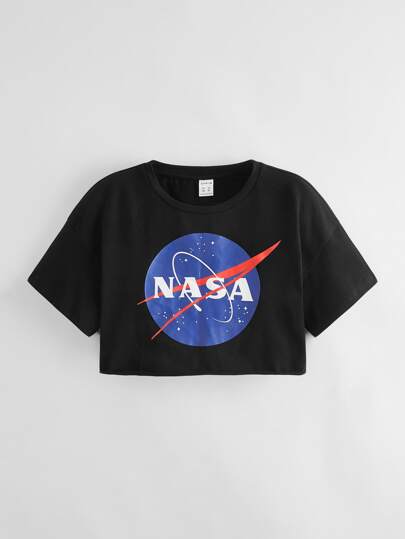 تي شيرت قصير بطباعة كوكبة وعبارة للبنات