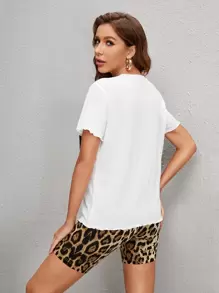 SHEIN LUNE 豹紋T恤和機車短褲套裝 - 彩色 - 查看 2