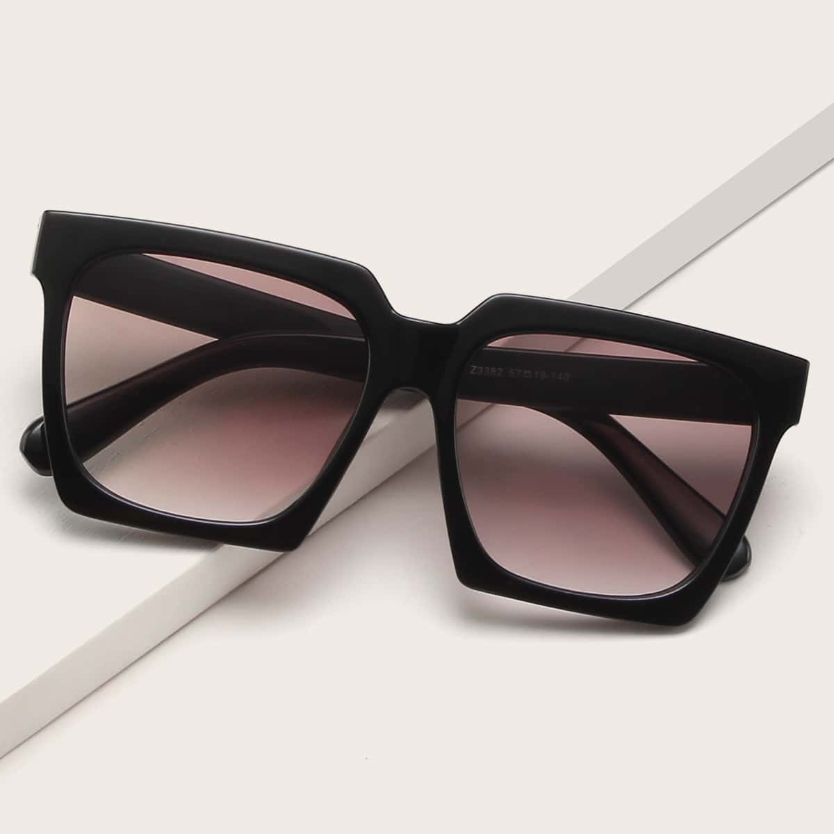 

Square Frame Sunglasses