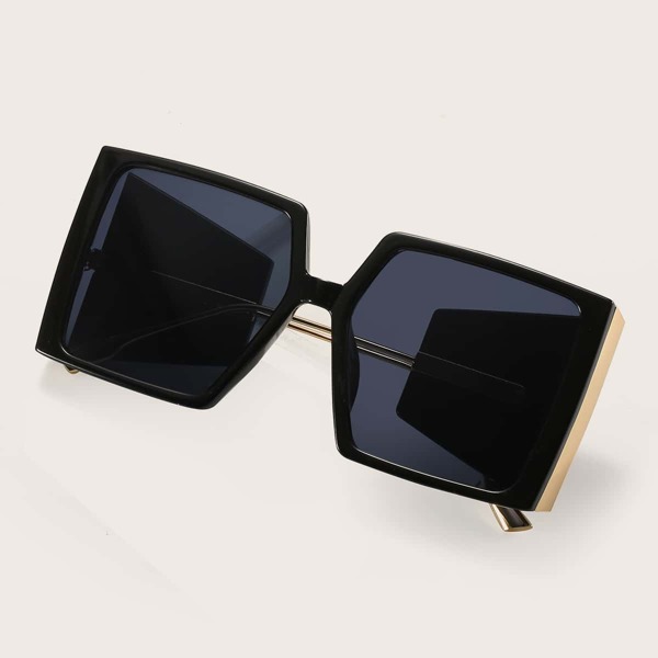 

Irregular Frame Sunglasses