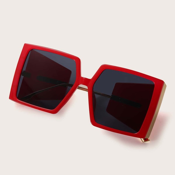 

Irregular Frame Sunglasses