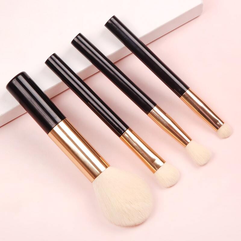 

4pcs Makeup Brush Set, Black