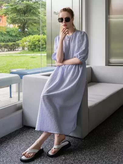 DAZY シンプル　パフスリーブ　スモックワンピースの画像