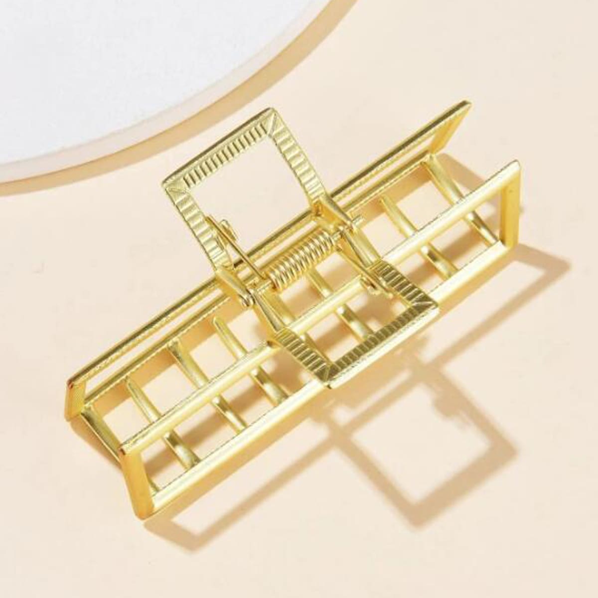 

1pc Minimalist Hair Claw, Gold