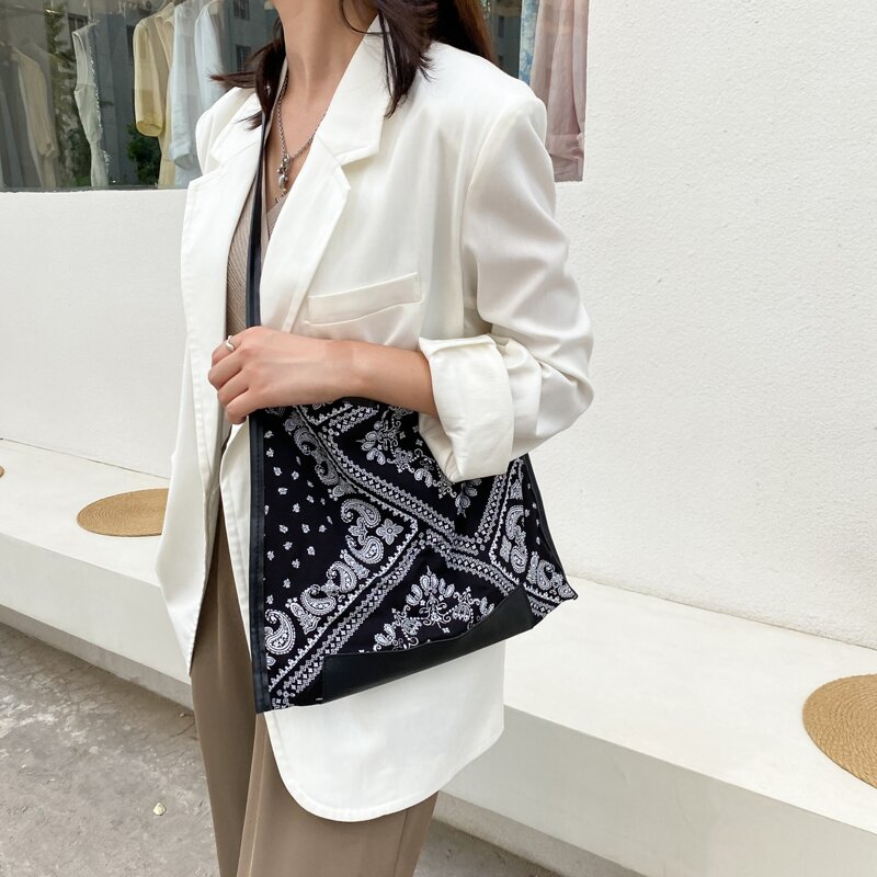 

Paisley Pattern Shoulder Bag, Black and white