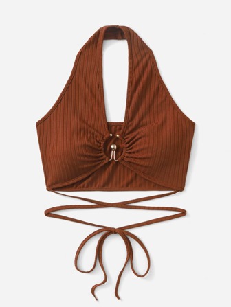 Top halter unicolor con diseño de aro con tira cruzada