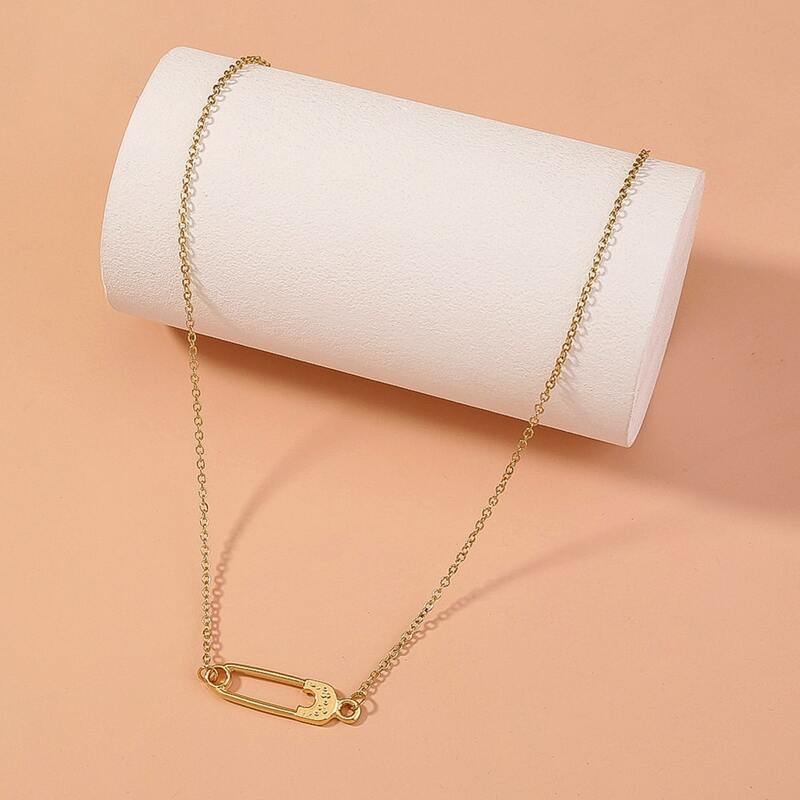 

Safety Pin Decor Chain Necklace, Gold