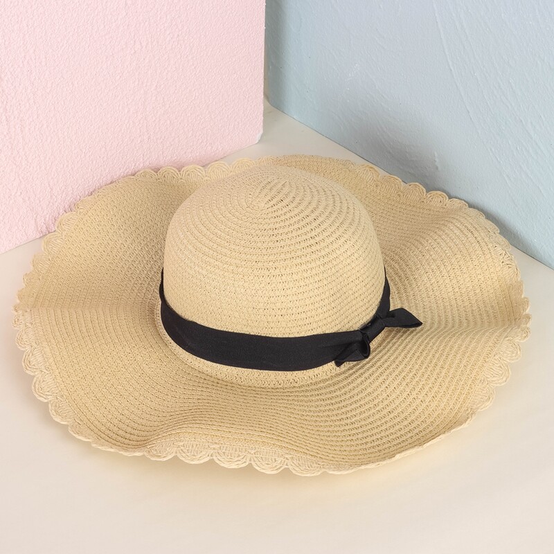 

Scallop Trim Straw Hat, Beige
