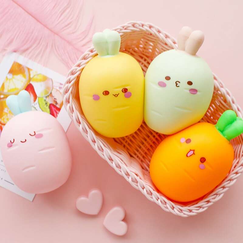

1pc Random Carrot Squeeze Toy, Multicolor