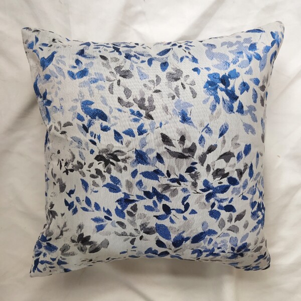 

Jacquard Petal Cushion Cover Without Filler, Multicolor