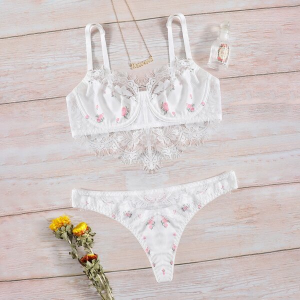 

Floral Print Contrast Lace Underwire Lingerie Set, White
