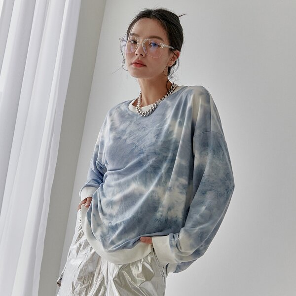 

Drop Shoulder Tie Dye Sweatshirt, Blue and white