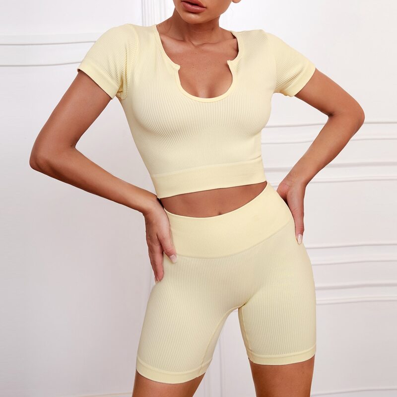 

Seamless Notched Sports Bra & Biker Shorts, Beige
