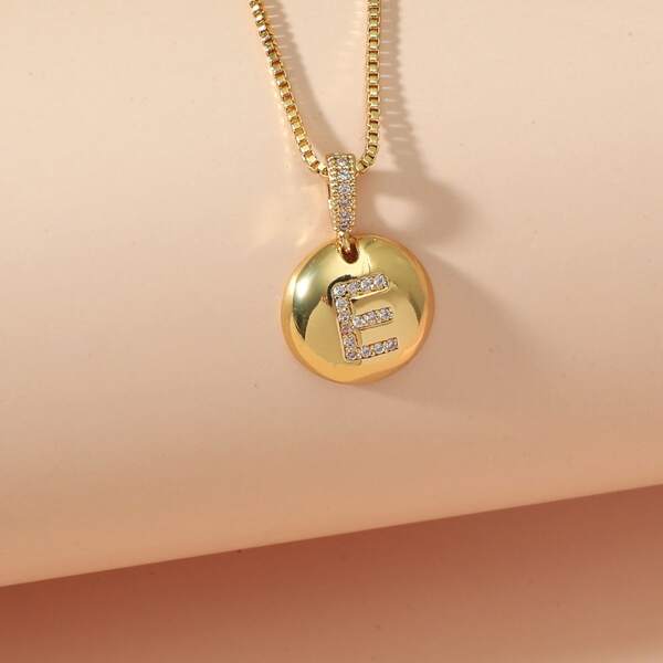 

Zircon Detail Round Pendant Necklace, Gold