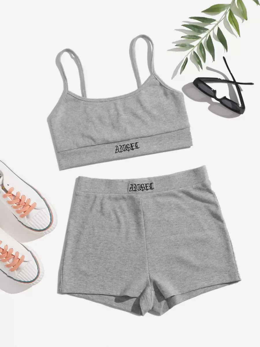 Muchica Conjunto top de tirantes con bordado de letra con shorts - Gris Claro - Ver 1