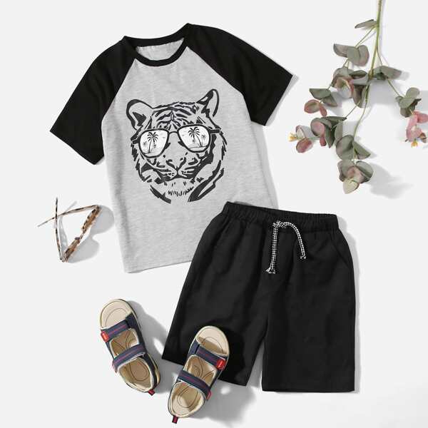 

Boys Tiger Print Raglan Sleeve Tee and Track Shorts Set, Multicolor