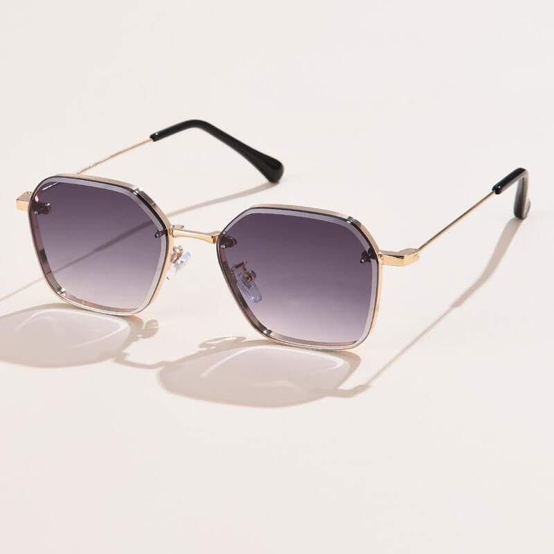 

Guys Square Frame Sunglasses, Grey